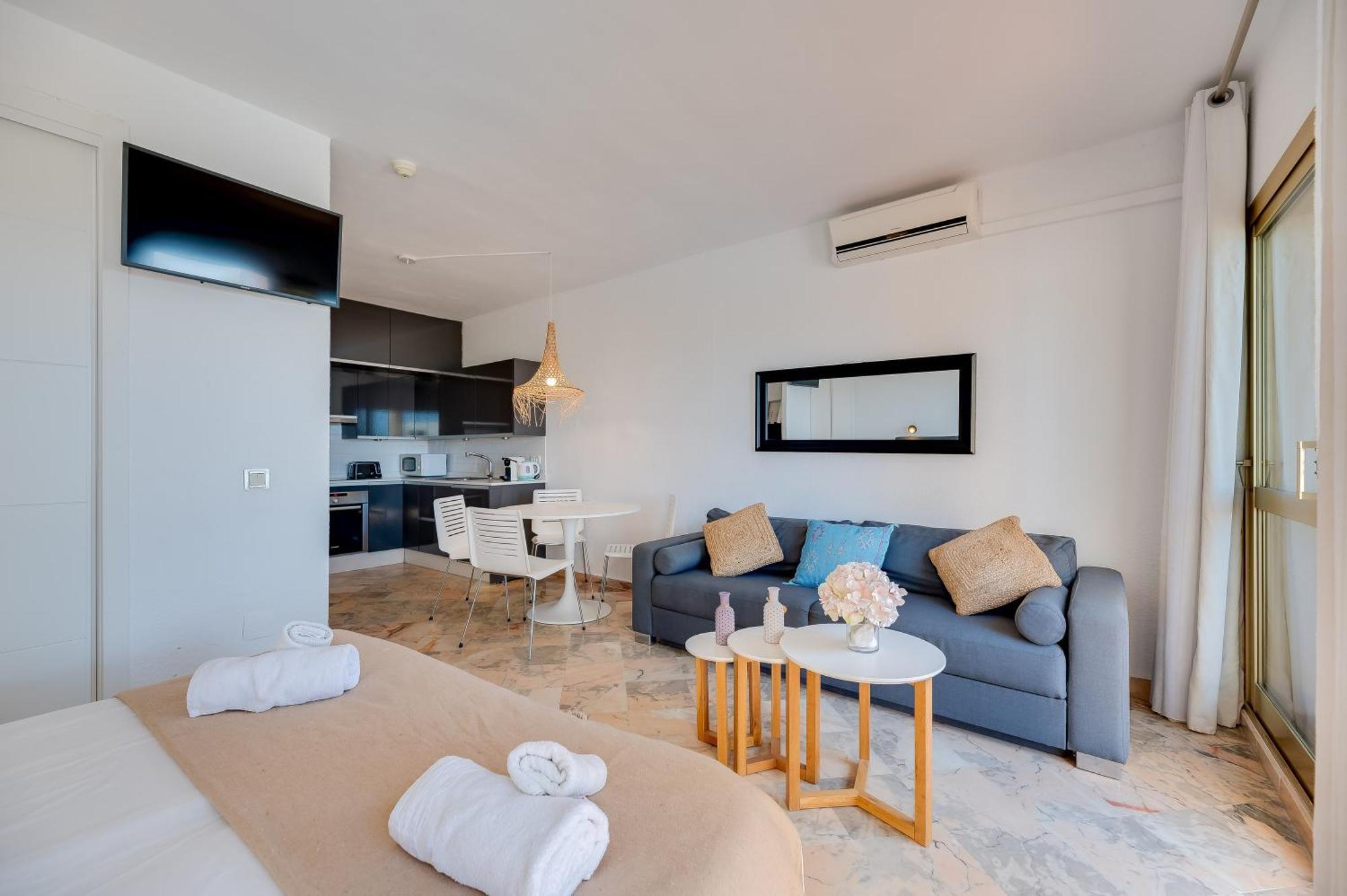 Front Line Beach Studio Apartment Marbella Exterior photo