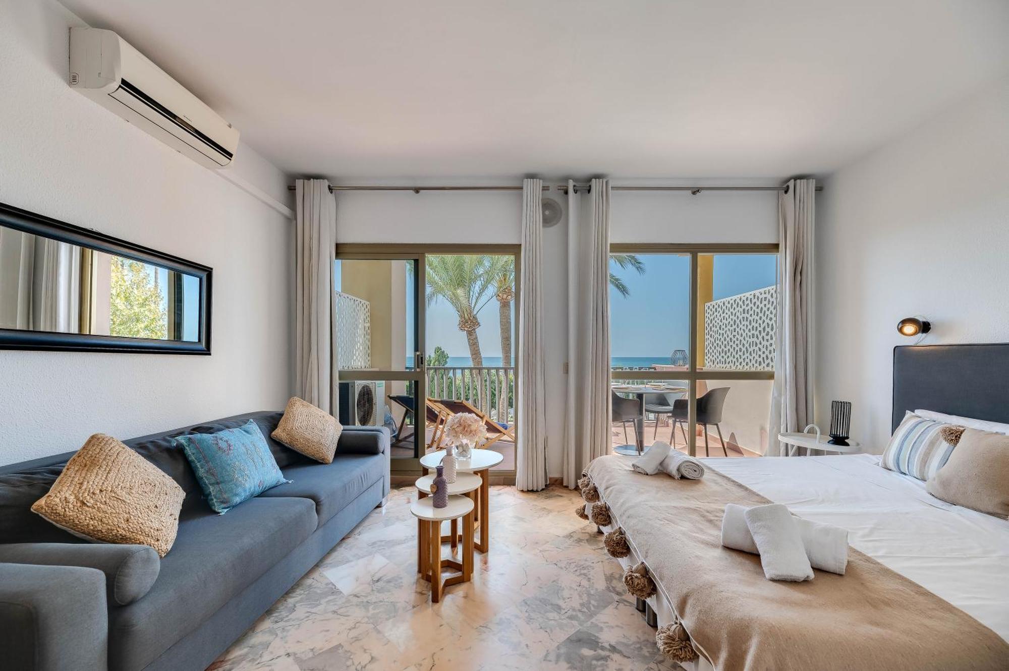 Front Line Beach Studio Apartment Marbella Exterior photo